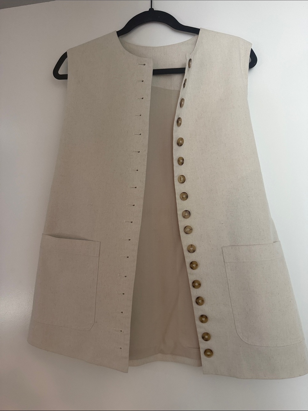 Commense Cream Sleeveless Button-Front Vest with Patch Pockets